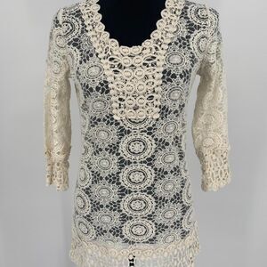 Unbranded Women's Cream and White Blouse